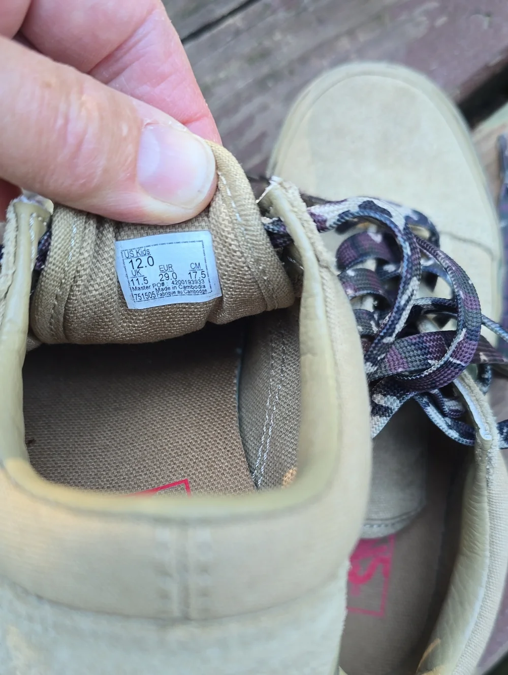 Vans camo laces